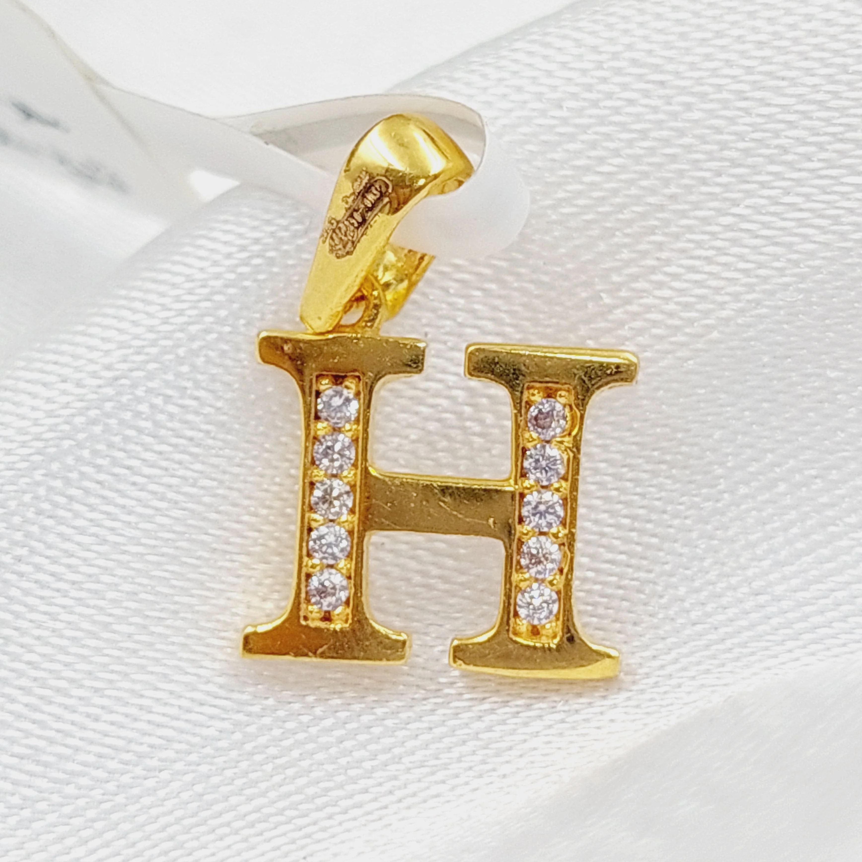 Letter H Pendant - Image 10