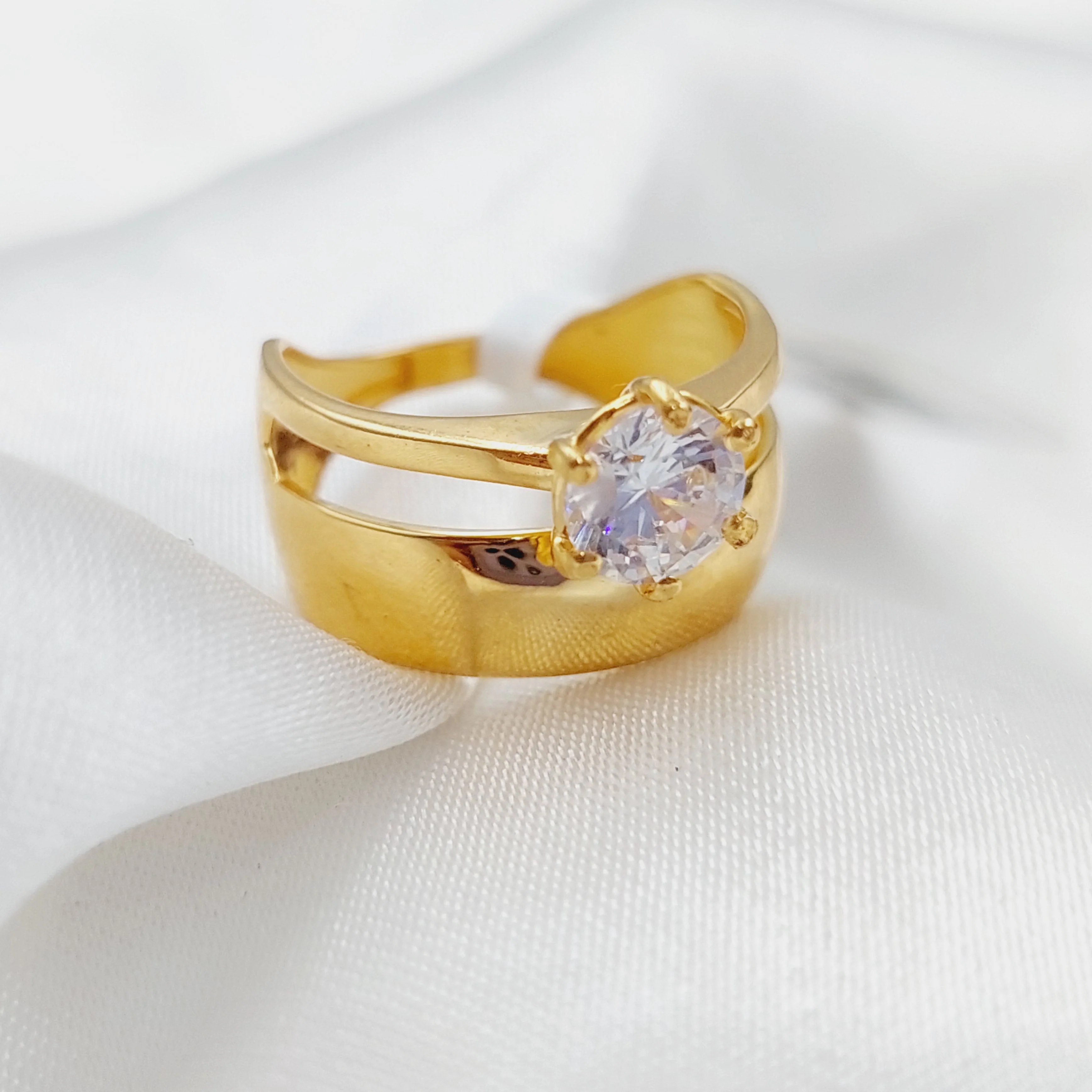 Twins Engagement Ring - Image 4